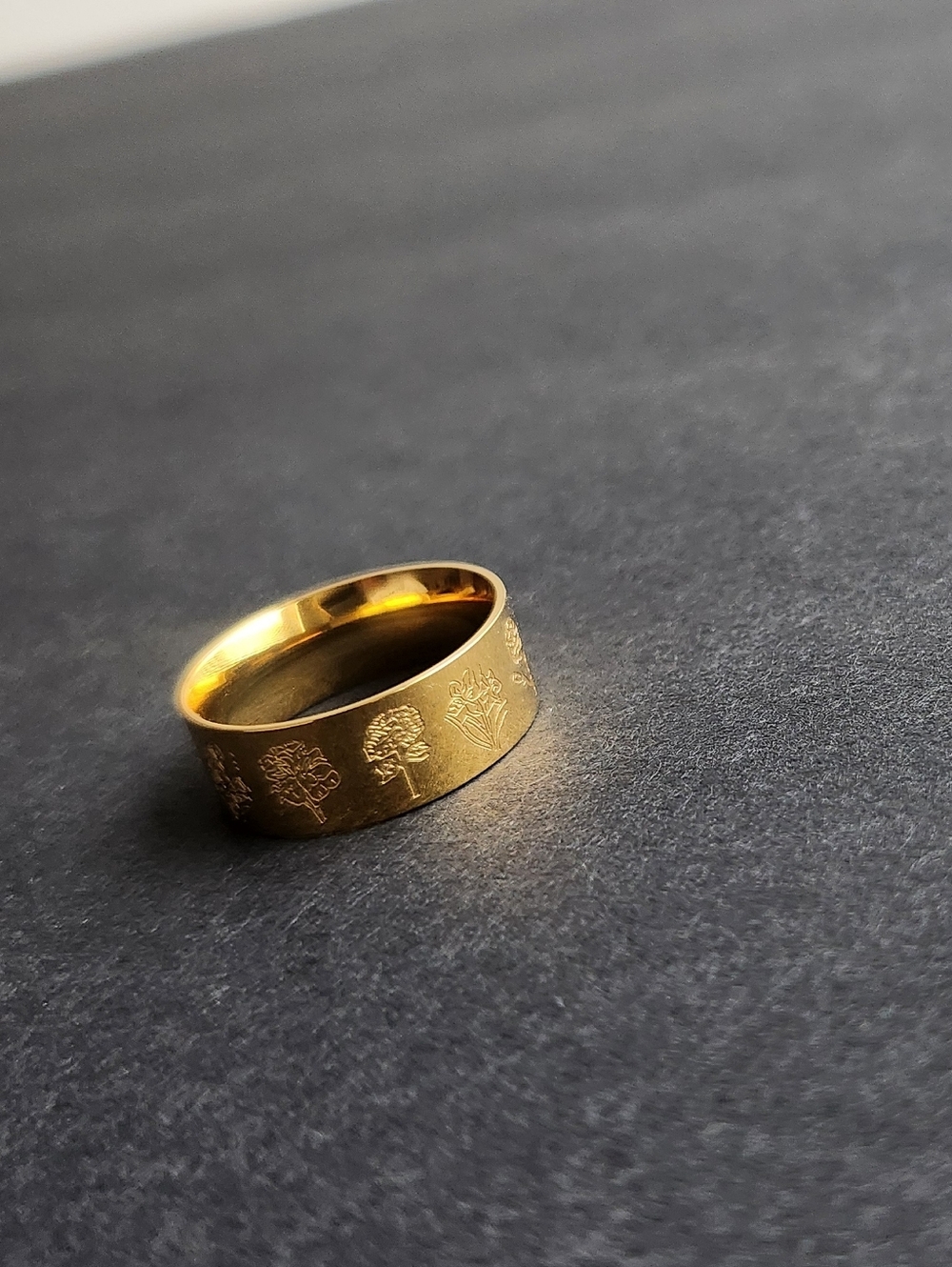 Gold Ring with Engraved Flowers